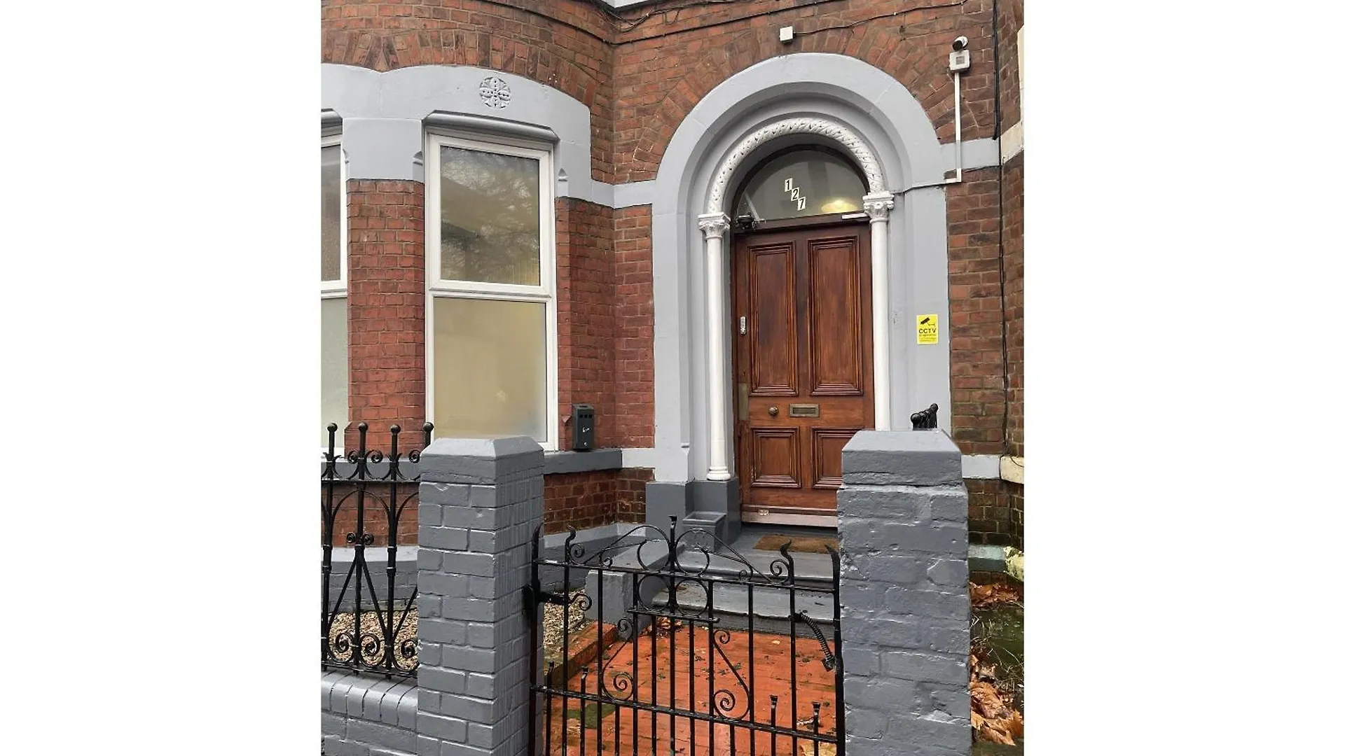 Oyo Queens Quarter Belfast