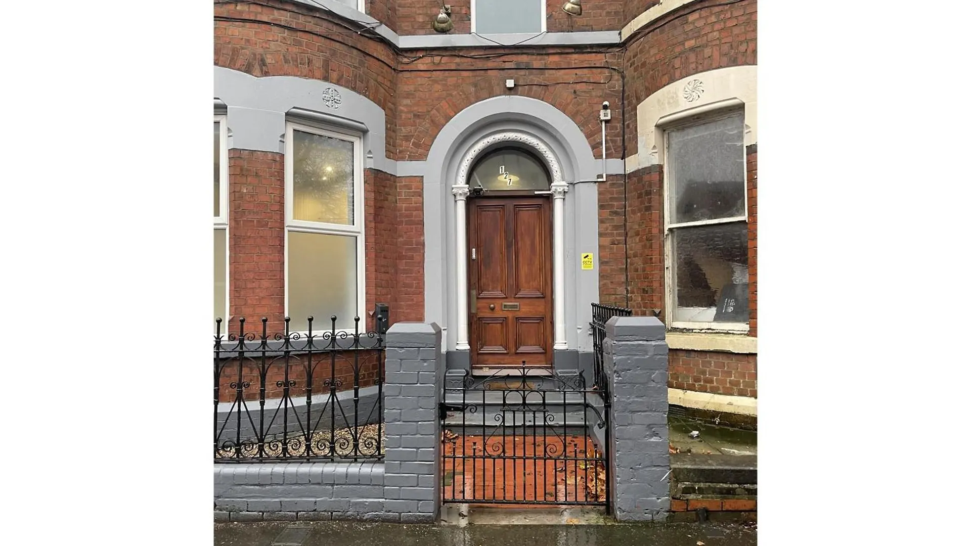 ** Hotel Oyo Queens Quarter Belfast United Kingdom
