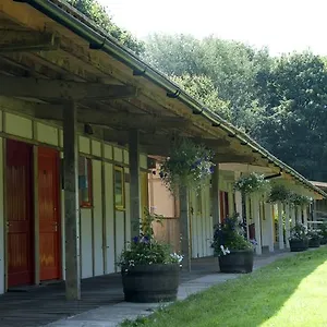 Guest house Trafford Hall ***