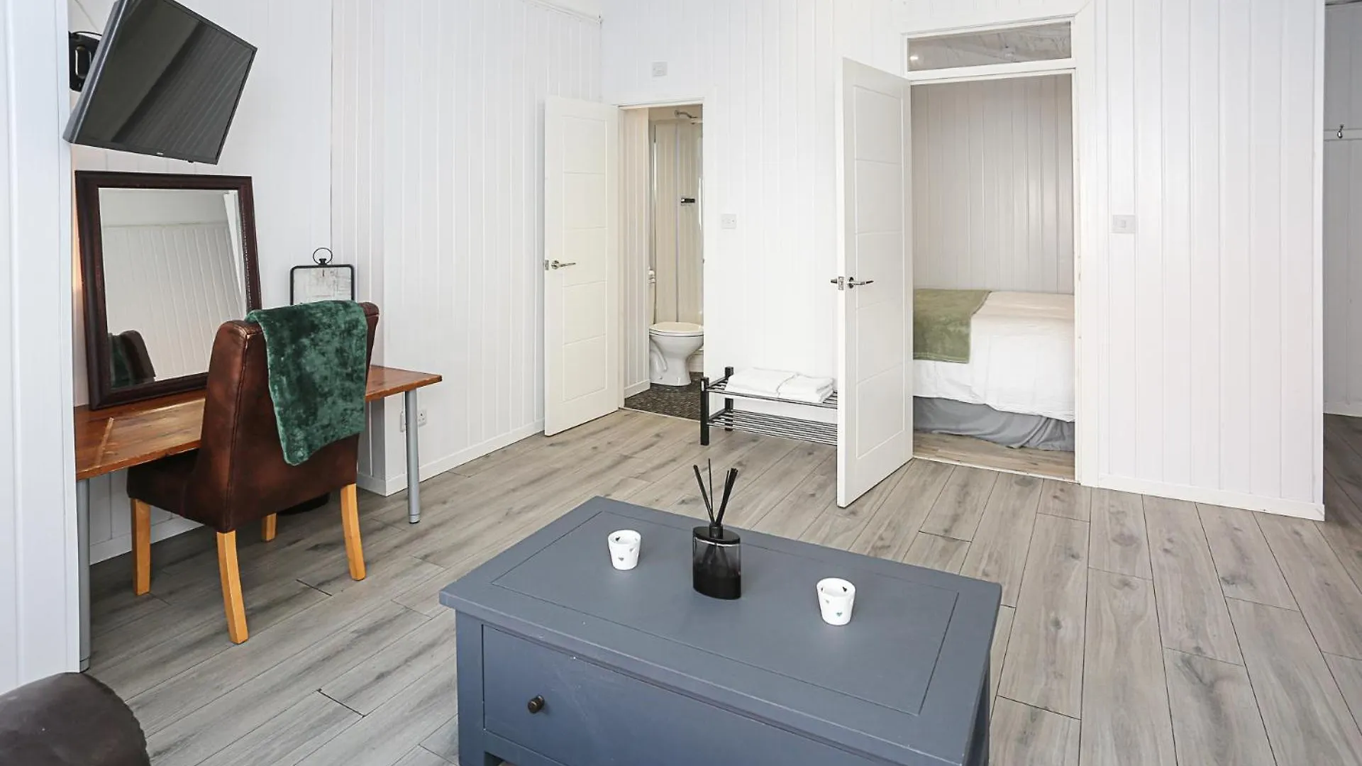 Oyo Queens Quarter Belfast Hotel